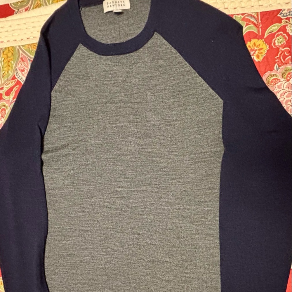 Barney’s NY Virgin Wool Navy and Silver-Gray Raglan Sweater Size L